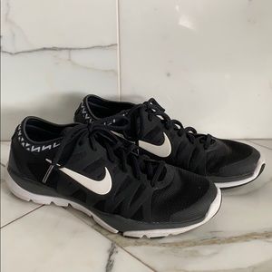 Nike training women’s sneakers
